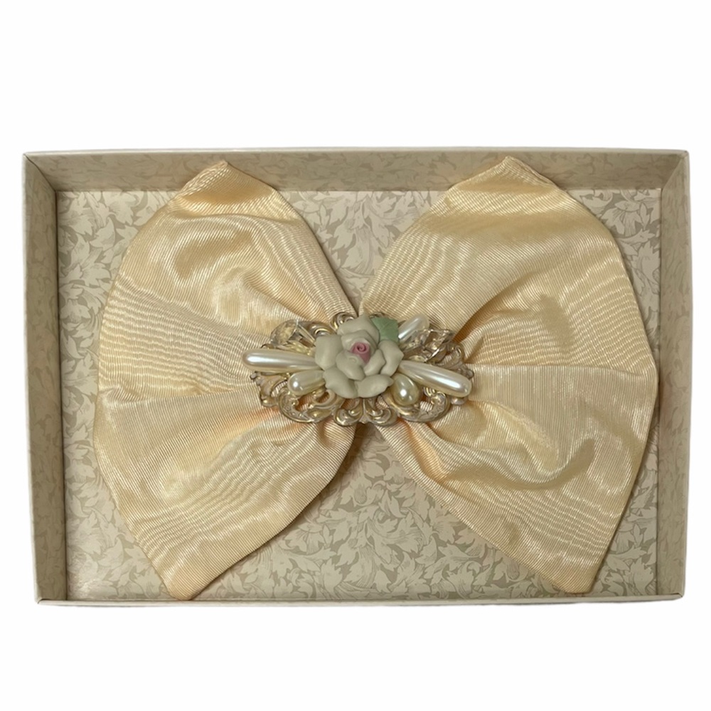 Vintage Victorian Bow Hair Clip Lillian & Rose Angel Cherub Fairycore Cottage